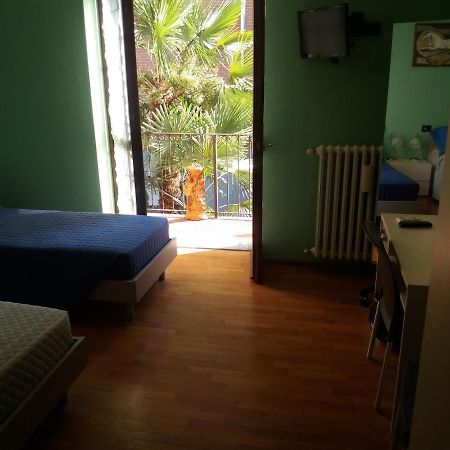 I Pini B&B Castagnito Kültér fotó
