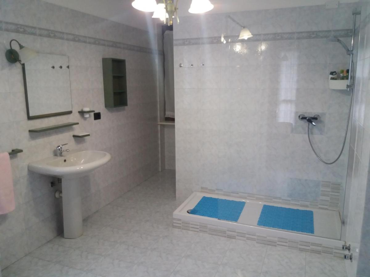 I Pini B&B Castagnito Kültér fotó