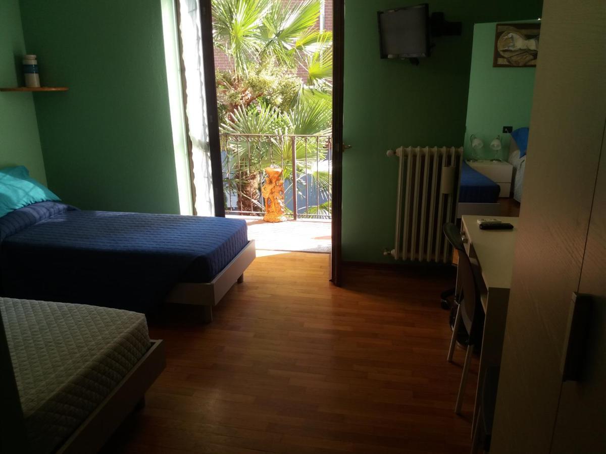 I Pini B&B Castagnito Kültér fotó