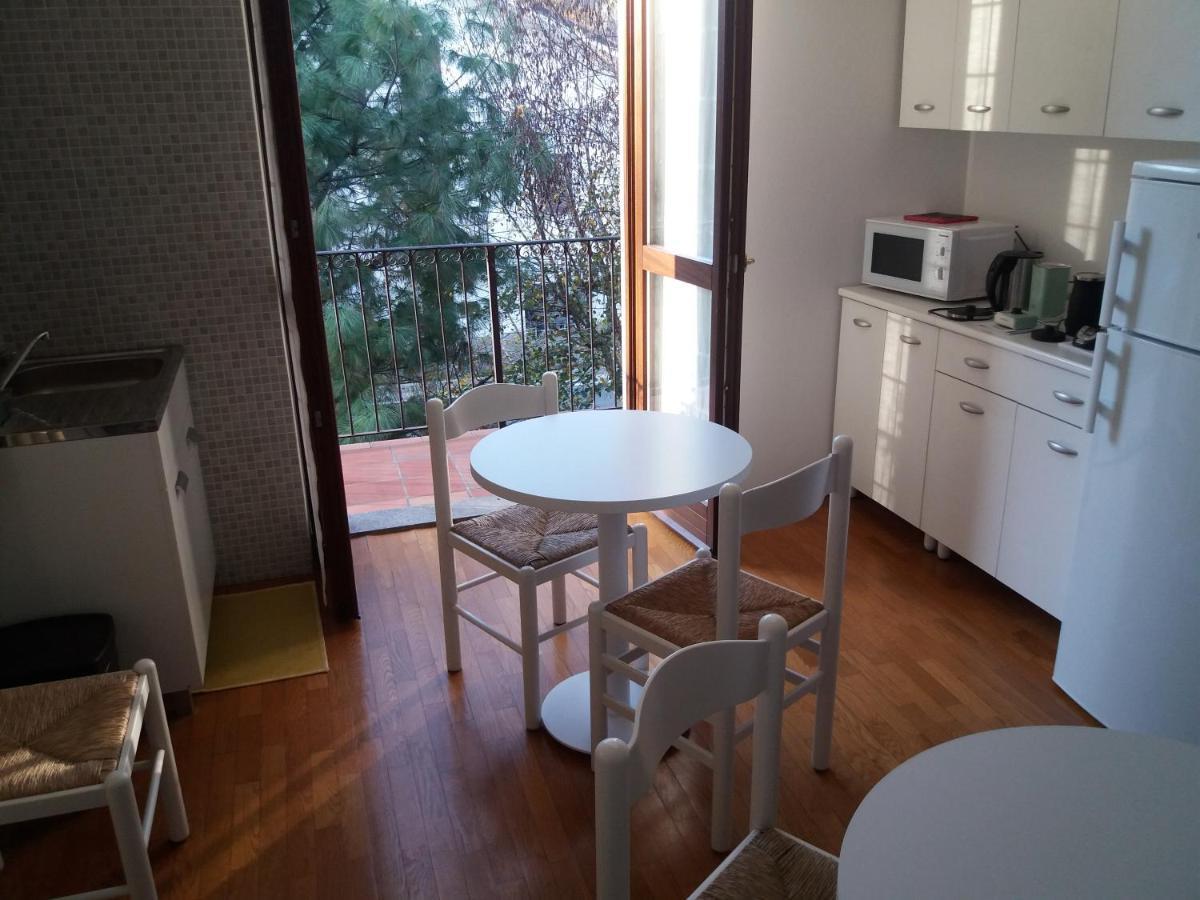 I Pini B&B Castagnito Kültér fotó